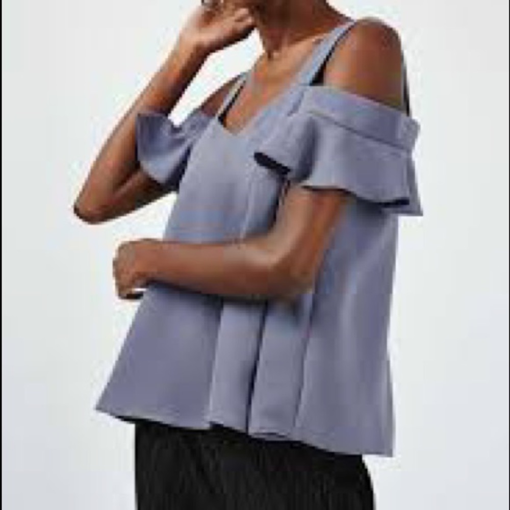 TOPSHOP- cold shoulder purple top NWT